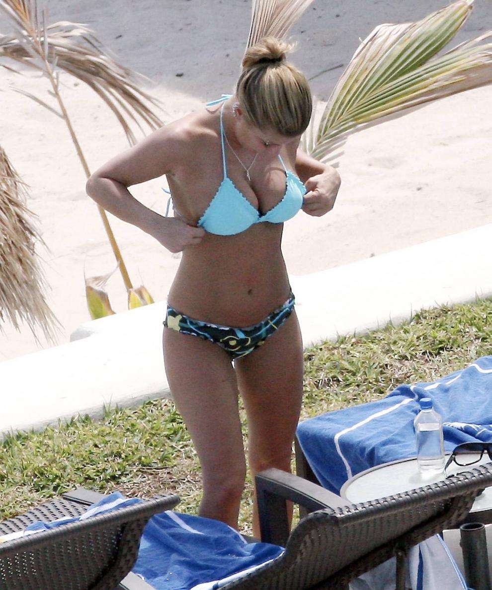 bikini wedgie Fergie