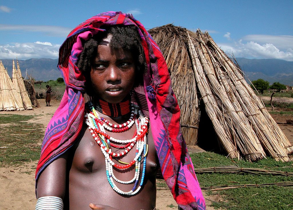 White Girl Raise By African Tribe And Learn To Communicate With Lions