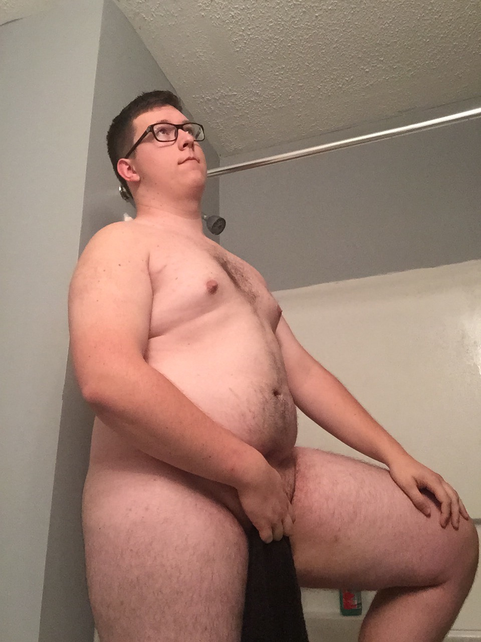 Full erect fat man naked pic